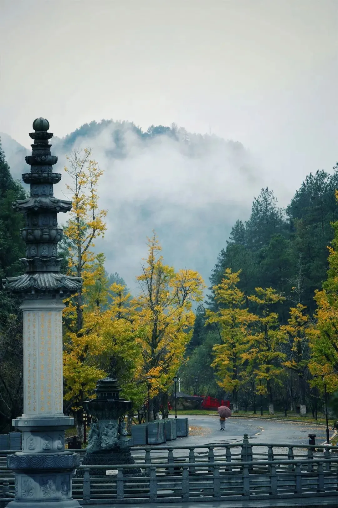 古寺听秋雨(摄影:安福利生)