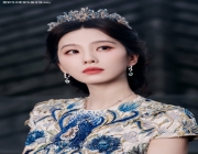 刘诗诗美晕了！穿蓝金刺绣裙梦回“龙葵”